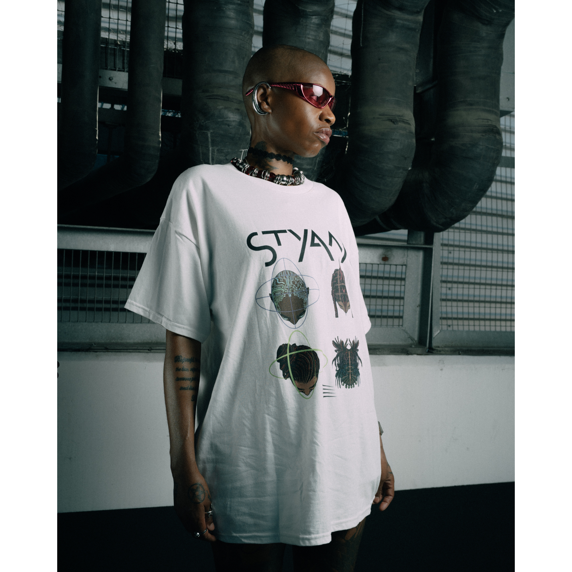 Model OFF Duty Graphic Tee – White