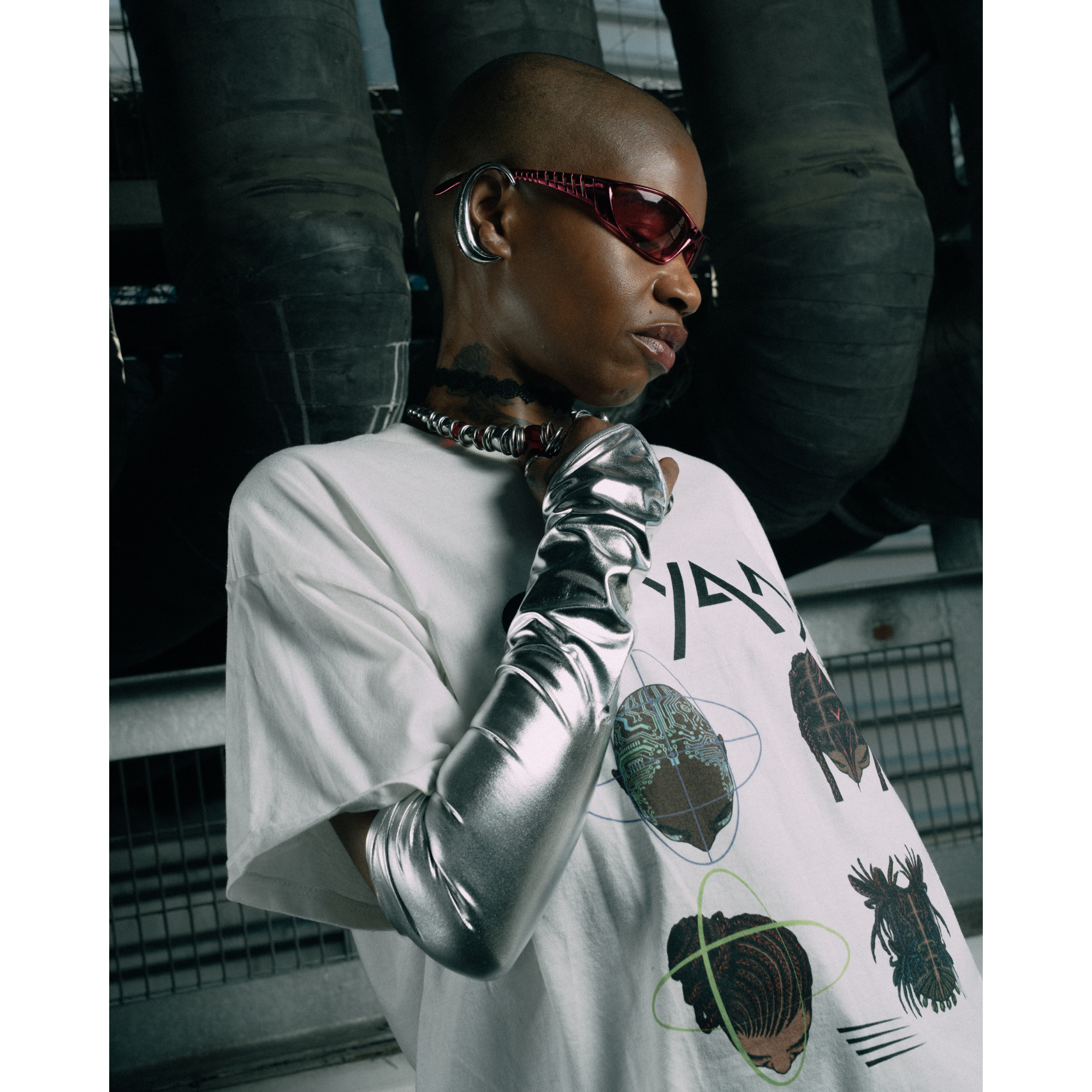 Model OFF Duty Graphic Tee – White